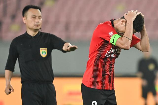 半岛体育官方网站-海港狂射20脚未能进球 莱科迷信一套阵容彰显弊端